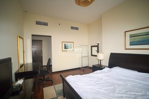 Apartment in Jumeirah Lake Towers, Dubai 2 bedrooms, 154 sq.m. № 18410 - photo 8
