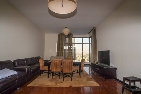 Apartment in Jumeirah Lake Towers, Dubai 2 bedrooms, 154 sq.m. № 18410 - photo 1