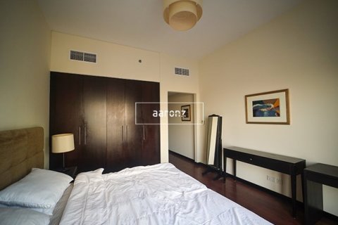 Apartment in Jumeirah Lake Towers, Dubai 2 bedrooms, 154 sq.m. № 18410 - photo 7