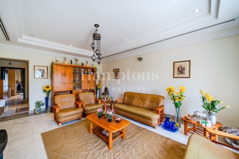 Villa en The Lakes, Dubai, 5 dormitorios, 568.93797200 m², № 16743 - foto 7