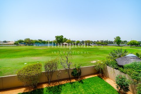 Villa en The Lakes, Dubai, 5 dormitorios, 568.93797200 m², № 16743 - foto 2