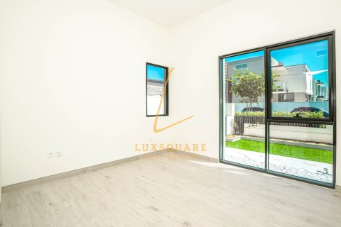 Снять в аренду виллу в Al Furjan, Дубай: 5 спален, 570м², № 77396 - фото 4