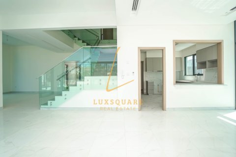 Снять в аренду виллу в Al Furjan, Дубай: 5 спален, 570м², № 77396 - фото 7