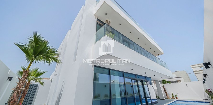 Villa en Dubai, 5 dormitorios, 474 m², № 15941