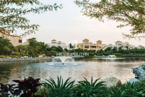 Villa in Al Barari, Dubai 4 bedrooms, 180 sq.m. № 15943 - photo 8