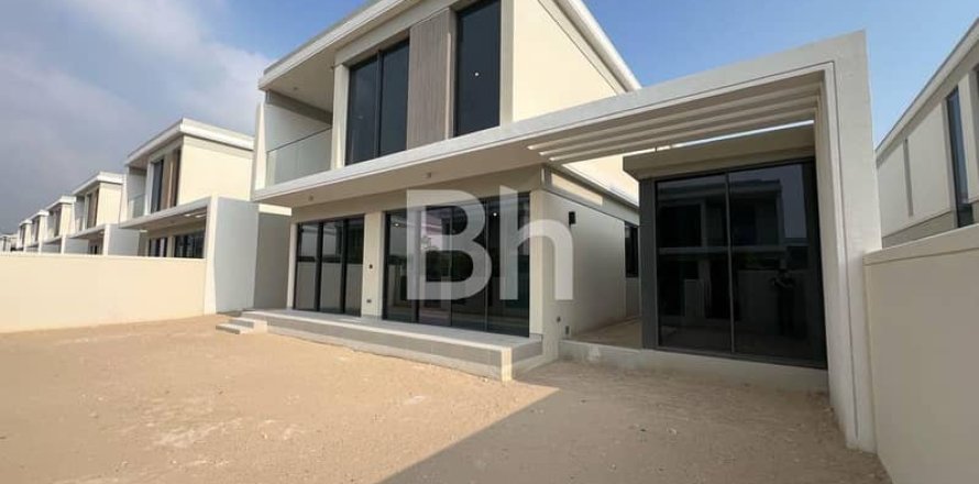Вилла в Tilal Al Ghaf, Дубай, 4 спальни, 374м², № 22170