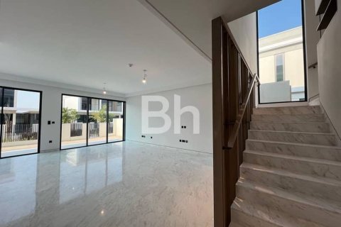 Снять в аренду виллу в Tilal Al Ghaf, Дубай: 4 спальни, 374м², № 22170 - фото 4