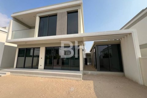 Снять в аренду виллу в Tilal Al Ghaf, Дубай: 4 спальни, 374м², № 22170 - фото 7