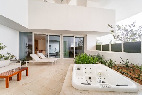 Apartment in FIVE at Jumeirah Village Circle, Jumeirah Village Circle, Dubai 1 bedroom, 150.5 sq.m. № 5263 - photo 1