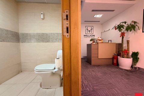 Снять в аренду офис в Бизнес-Бэе, Дубай: 156.2м², № 77801 - фото 11