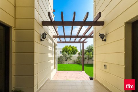 Townhouse in Dubai 4 bedrooms, 381.9 sq.m. № 77805 - photo 24