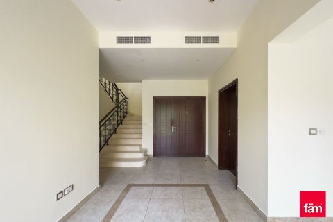 Townhouse in Dubai 4 bedrooms, 381.9 sq.m. № 77805 - photo 12