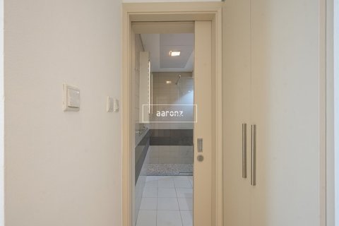 Apartment in Downtown Dubai (Downtown Burj Dubai), Dubai 1 bedroom, 75.8 sq.m. № 53049 - photo 8
