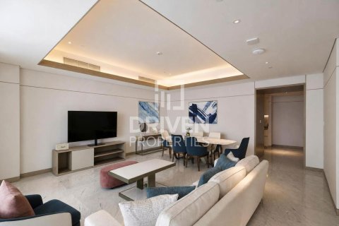Apartment in Jumeirah Beach Residence, Dubai 3 bedrooms, 299.43 sq.m. № 136011 - photo 2