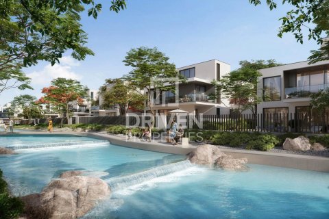 Villa in Dubai 4 bedrooms, 768.03 sq.m. № 127535 - photo 2