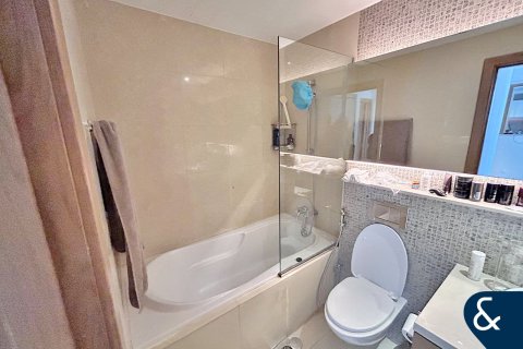 Apartamento en CLAREN TOWERS en Downtown Dubai (Downtown Burj Dubai), Dubai, 1 dormitorio, 82 m², № 88944 - foto 21