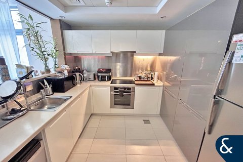 Apartamento en CLAREN TOWERS en Downtown Dubai (Downtown Burj Dubai), Dubai, 1 dormitorio, 82 m², № 88944 - foto 9