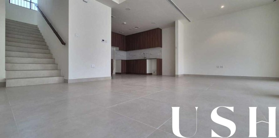 Вилла в Town Square, Дубай, 4 спальни, 216м², № 42388