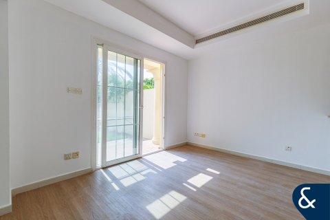 Villa in Springs 2, The Springs, Dubai 3 bedrooms, 240 sq.m. № 74776 - photo 24