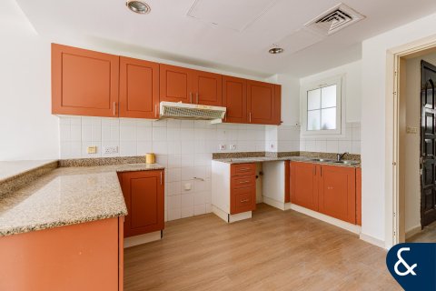 Villa in Springs 2, The Springs, Dubai 3 bedrooms, 240 sq.m. № 74776 - photo 28