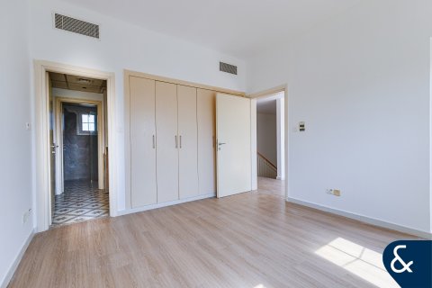 Villa in Springs 2, The Springs, Dubai 3 bedrooms, 240 sq.m. № 74776 - photo 17