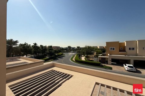 Villa in Dubai 3 bedrooms, 164.8 sq.m. № 71854 - photo 7