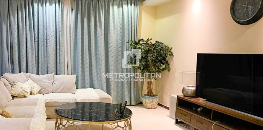 Villa à Jumeirah Village Triangle, Dubai, 3 chambres, 152 m², № 15038