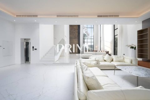 Villa in Jumeirah Park, Dubai 6 bedrooms, 795 sq.m. № 23550 - photo 30