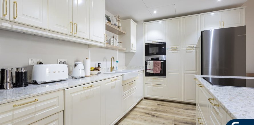 Apartamento en Motor City, Dubai, 2 dormitorios, 131 m², № 75579