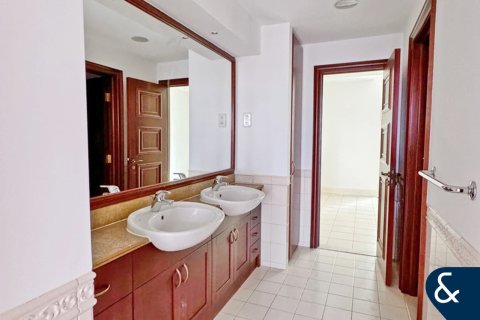 Купить виллу в Emaar 6 Towers, Дубай Марина, Дубай: 3 спальни, 408м², № 75576 - фото 16