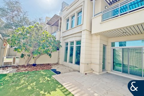 Купить виллу в Emaar 6 Towers, Дубай Марина, Дубай: 3 спальни, 408м², № 75576 - фото 19