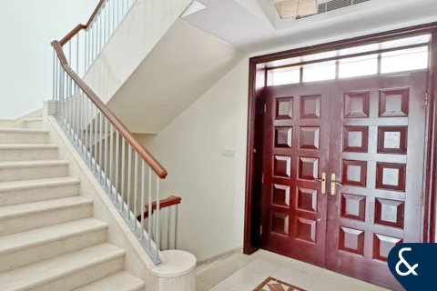 Купить виллу в Emaar 6 Towers, Дубай Марина, Дубай: 3 спальни, 408м², № 75576 - фото 8