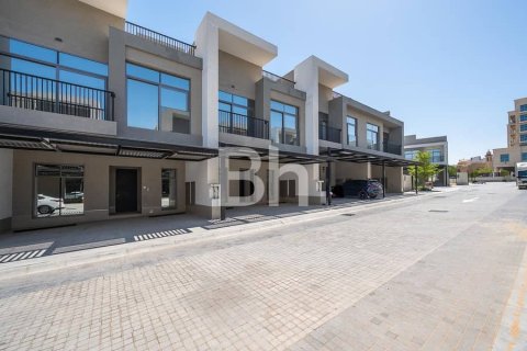 Villa in Dubai 5 bedrooms, 249 sq.m. № 22133 - photo 16