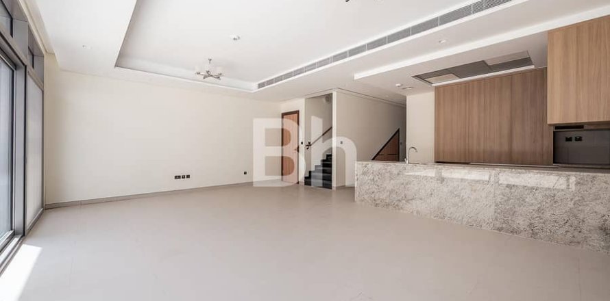 Villa in Dubai 5 bedrooms, 249 sq.m. № 22133