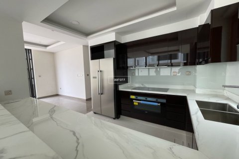 Villa in Dubai 4 bedrooms, 295 sq.m. № 18220 - photo 13