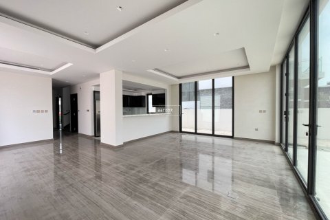 Villa in Dubai 4 bedrooms, 295 sq.m. № 18220 - photo 3