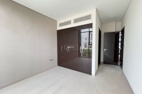 Villa in Dubai 4 bedrooms, 295 sq.m. № 18220 - photo 5