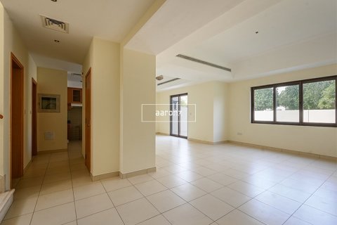 Villa in Reem, Dubai 3 bedrooms, 243 sq.m. № 18219 - photo 10