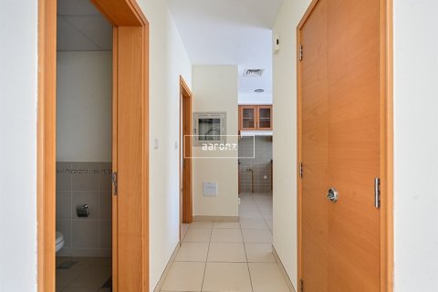 Villa in Reem, Dubai 3 bedrooms, 243 sq.m. № 18219 - photo 12