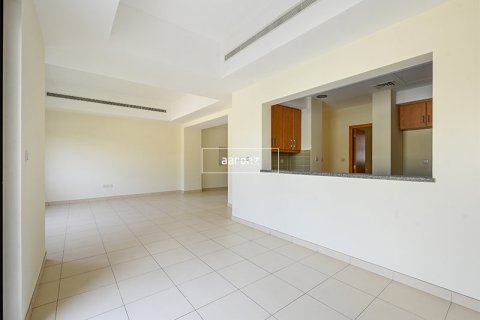 Villa in Reem, Dubai 3 bedrooms, 243 sq.m. № 18219 - photo 3