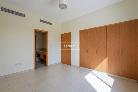 Villa in Reem, Dubai 3 bedrooms, 243 sq.m. № 18219 - photo 7