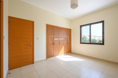 Villa in Reem, Dubai 3 bedrooms, 243 sq.m. № 18219 - photo 11