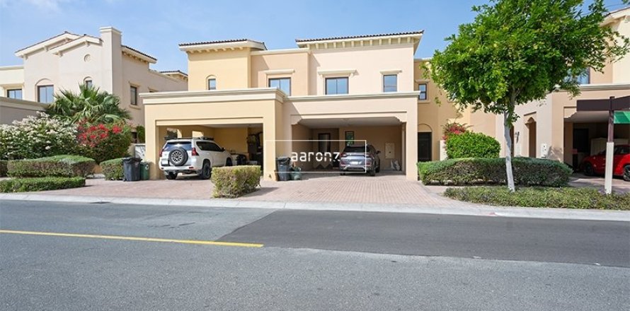 Villa in Reem, Dubai 3 bedrooms, 243 sq.m. № 18219