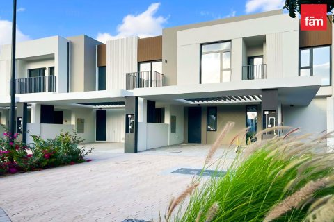 Villa in Dubai 4 bedrooms, 328.5 sq.m. № 40680 - photo 1