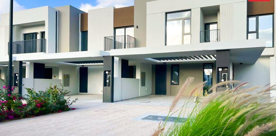 Villa in Dubai 4 bedrooms, 328.5 sq.m. № 40680
