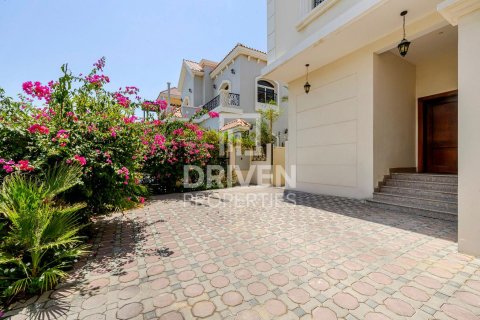 Villa in The Villa, Dubai 5 bedrooms, 511 sq.m. № 19548 - photo 25