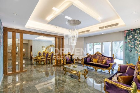 Villa in The Villa, Dubai 5 bedrooms, 1077 sq.m. № 19546 - photo 12