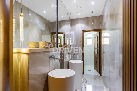 Villa in The Villa, Dubai 5 bedrooms, 1077 sq.m. № 19546 - photo 6