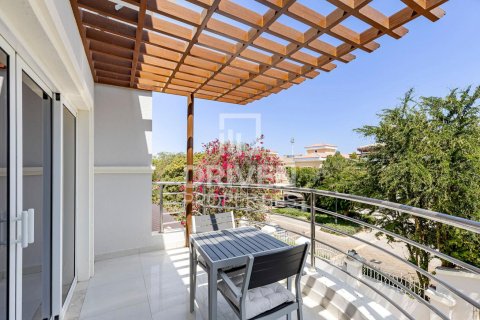 Villa in The Villa, Dubai 5 bedrooms, 1077 sq.m. № 19546 - photo 22