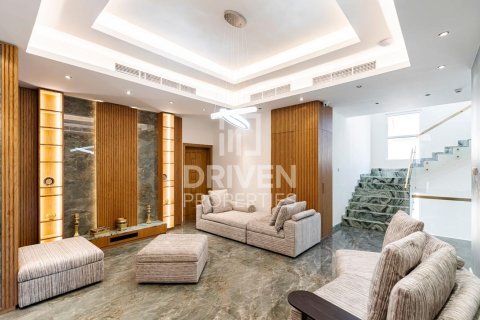 Villa in The Villa, Dubai 5 bedrooms, 1077 sq.m. № 19546 - photo 17